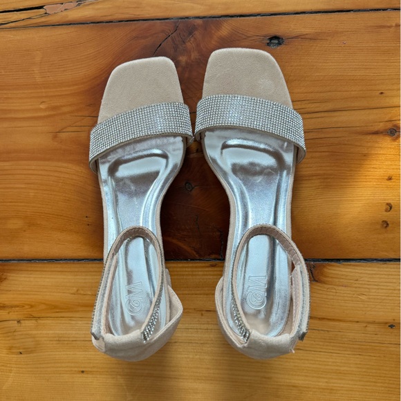 Nude Block Heel Sandals with Crystal Rhinestones Accents - Picture 4 of 5